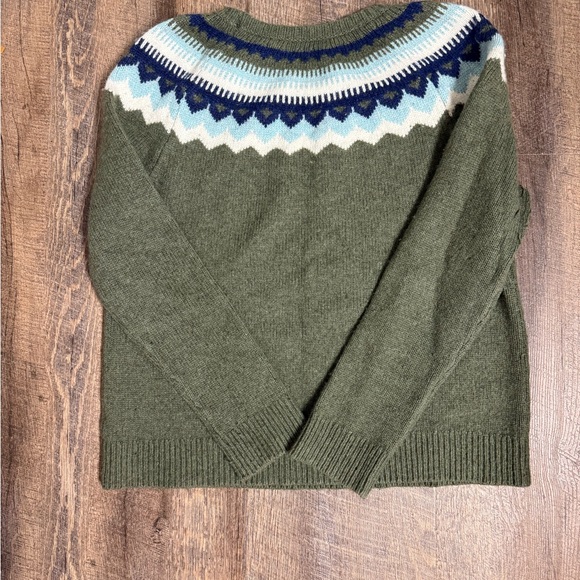 Vineyard Vines Olive Sweater with Blue and White Pattern - Picture 3 of 5